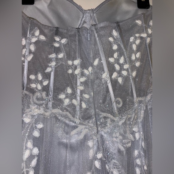 Elegant Strapless Corset Prom Gown in Ice Silver Blue Size 4 - Picture 4 of 7